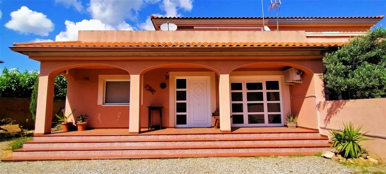Villa Du Lac Speciale Pour Famille Avec Enfant Riudecanyes 外观 照片