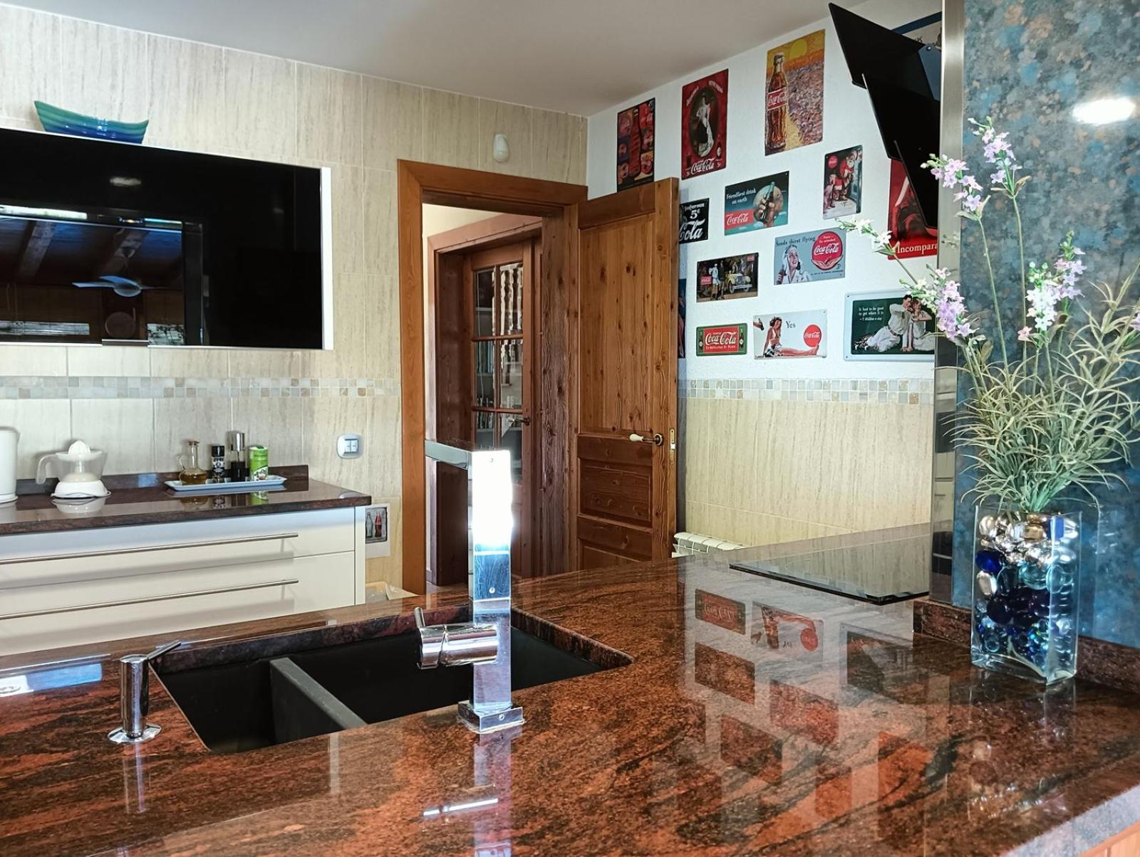 Villa Du Lac Speciale Pour Famille Avec Enfant Riudecanyes 外观 照片